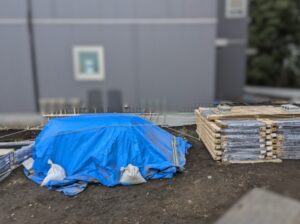 土のうを置いて台風対策