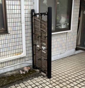 傷んだ袖垣を取替