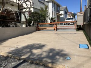 藤沢市でゆったりとした立地を活かしたタイルのアプローチ