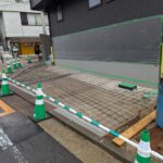 コンクリートを打つ前の準備。ワイヤーメッシュを引いたところ。