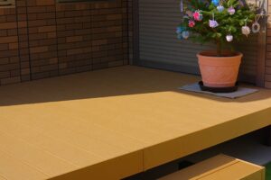 リビングからの動線をスムーズにしてお庭に出やすくする